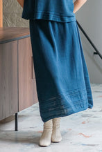 Load image into Gallery viewer, Asiro Ramy Top Onyx Skirt Knitted Set Wanita