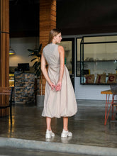 Load image into Gallery viewer, Asiro Sifa Dress Poly Cotton Gaun Tanpa Lengan Pakaian Wanita