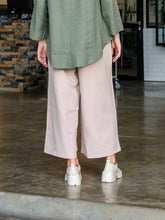 Load image into Gallery viewer, Asiro Nora Pants Woolstretch Celana Panjang Wanita Kulot