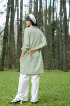 Load image into Gallery viewer, Aziza Linen Blouse
