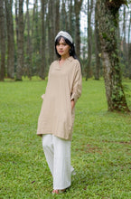 Load image into Gallery viewer, Aziza Linen Blouse
