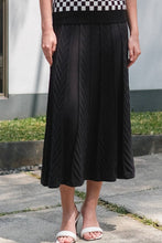 Load image into Gallery viewer, Asiro Elvina Knitted Skirt Black Rok Wanita
