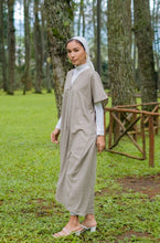 Load image into Gallery viewer, Fayza Linen Dress
