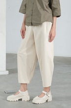 Load image into Gallery viewer, Betty Semi Woll Pants
