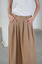 Load image into Gallery viewer, Wendy Semi Woll Skirt
