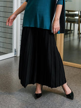 Load image into Gallery viewer, Asiro Cora Skirt Knitted Bawahan Wanita
