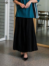Load image into Gallery viewer, Asiro Cora Skirt Knitted Bawahan Wanita
