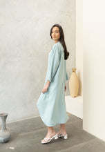 Load image into Gallery viewer, Yumma Flowy Dress
