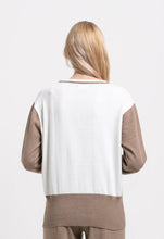 Load image into Gallery viewer, Quina Knitted Blouse Mocca
