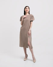 Load image into Gallery viewer, Oktania Knitted Dress Mocca

