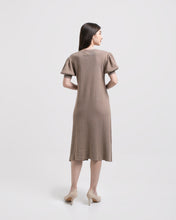 Load image into Gallery viewer, Oktania Knitted Dress Mocca
