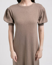 Load image into Gallery viewer, Oktania Knitted Dress Mocca
