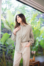 Load image into Gallery viewer, Lynele Linen Blouse
