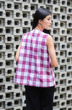 Load image into Gallery viewer, Jia Tweed Vest Maroon
