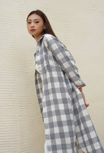 Load image into Gallery viewer, Nyra Linen Dress / Outerwear Grey
