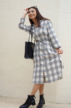 Load image into Gallery viewer, Nyra Linen Dress / Outerwear Grey
