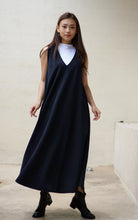 Load image into Gallery viewer, Sassy Dress Black
