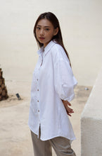 Load image into Gallery viewer, Kerry Linen Blouse White Willo Pants Mocca
