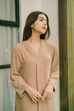 Load image into Gallery viewer, Yumma Flowy Dress
