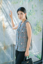 Load image into Gallery viewer, Jia Tweed Vest Black
