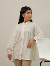 Load image into Gallery viewer, Meera Crinkle Cotton Blouse White
