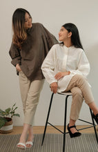 Load image into Gallery viewer, Meera Crinkle Cotton Blouse Olive Green
