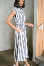 Load image into Gallery viewer, Syifa Linen Dress

