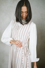 Load image into Gallery viewer, Zamora Linen Dress
