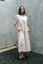 Load image into Gallery viewer, Ilma Linen Dress
