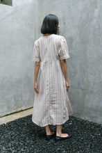 Load image into Gallery viewer, Ilma Linen Dress
