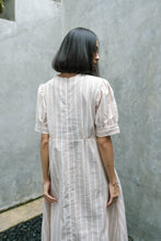 Load image into Gallery viewer, Ilma Linen Dress
