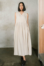 Load image into Gallery viewer, Zamora Linen Dress
