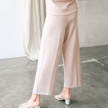 Load image into Gallery viewer, Stefani Blouse Jevi Pants Pink
