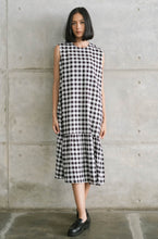 Load image into Gallery viewer, Ryva Linen Dress Black
