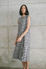 Load image into Gallery viewer, Ryva Linen Dress Black
