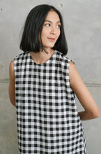 Load image into Gallery viewer, Ryva Linen Dress Black
