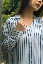 Load image into Gallery viewer, Genevi Linen Dress
