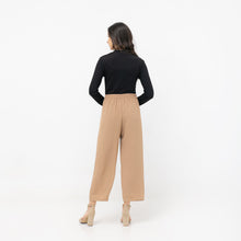 Load image into Gallery viewer, Malika Crinkle Stretch Pants
