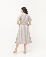 Load image into Gallery viewer, Nadira Linen Dress Stripes
