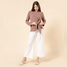 Load image into Gallery viewer, LYNN BROWN
