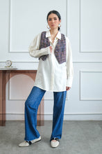 Load image into Gallery viewer, Faira Tweed Linen Blouse
